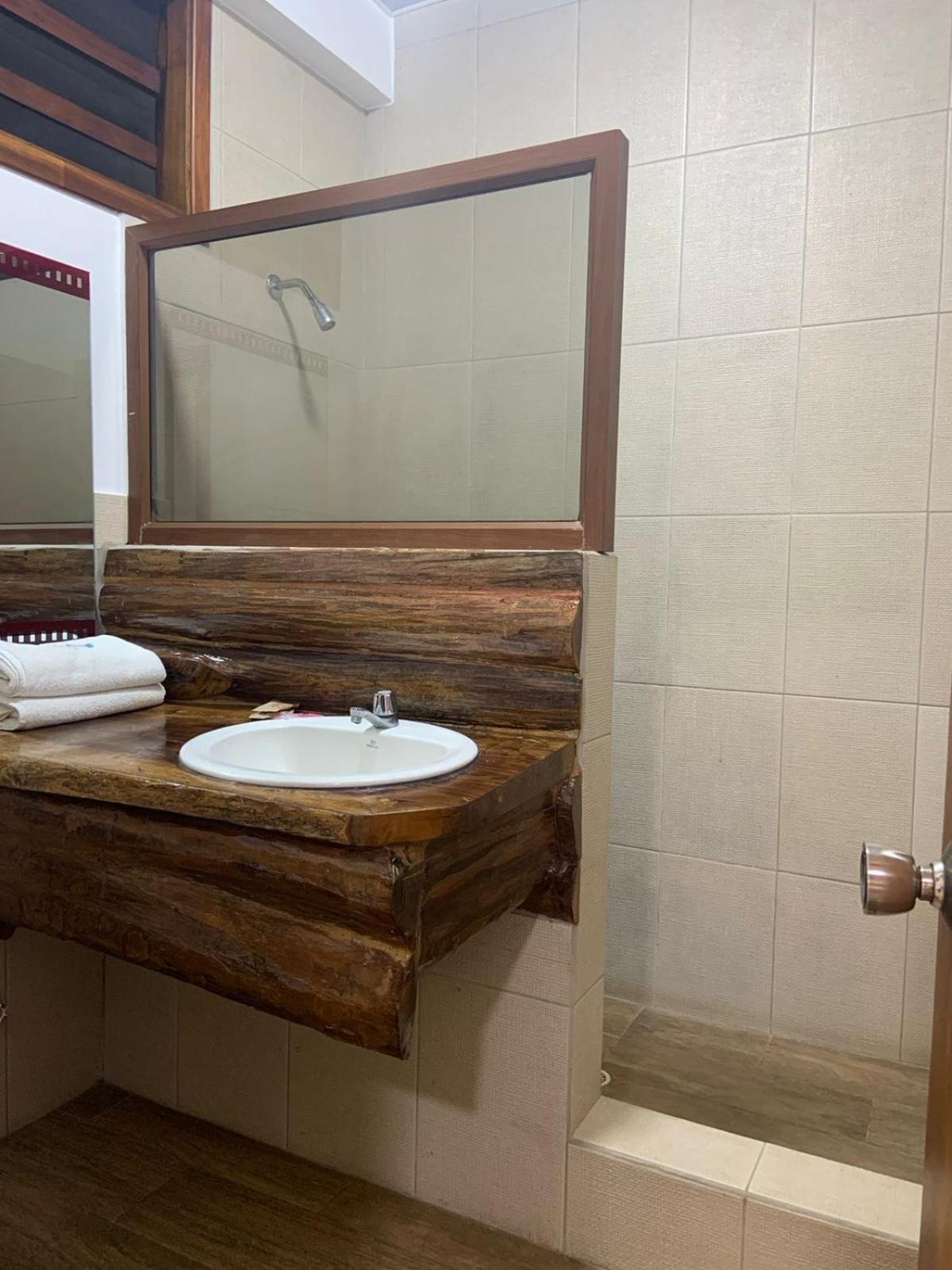 Nantu Hotel